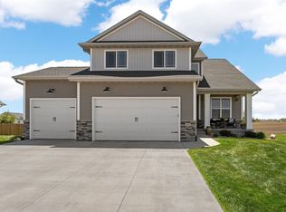 1247 Tramore Rd, Marion, IA 52302