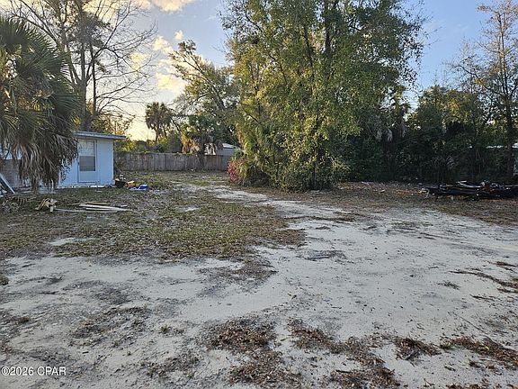5th image of 1402 W 12th St