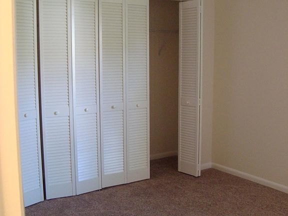 4th image of 2619 Barksdale Ct