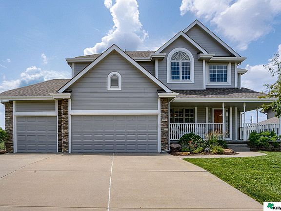 2nd image of 13710 Glengarry Cir