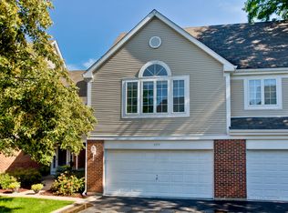 699 Monroe Dr, Lindenhurst, IL 60046