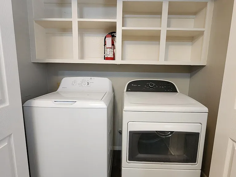 718 W College St #5 — Photo 9