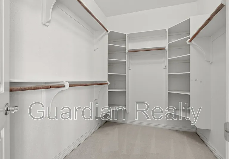 1888 Woodhaven Dr — Photo 39