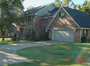 604 Sterling Hills Dr, Fort Gibson, OK 74434