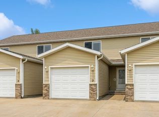 5841 Muirfield Dr SW APT 3, Cedar Rapids, IA 52404