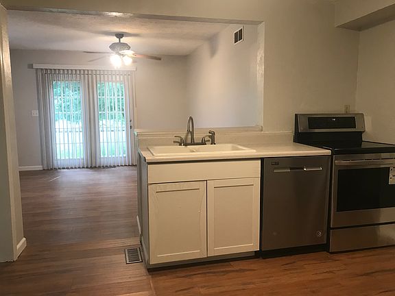 2nd image of 48 N Lincoln Ave