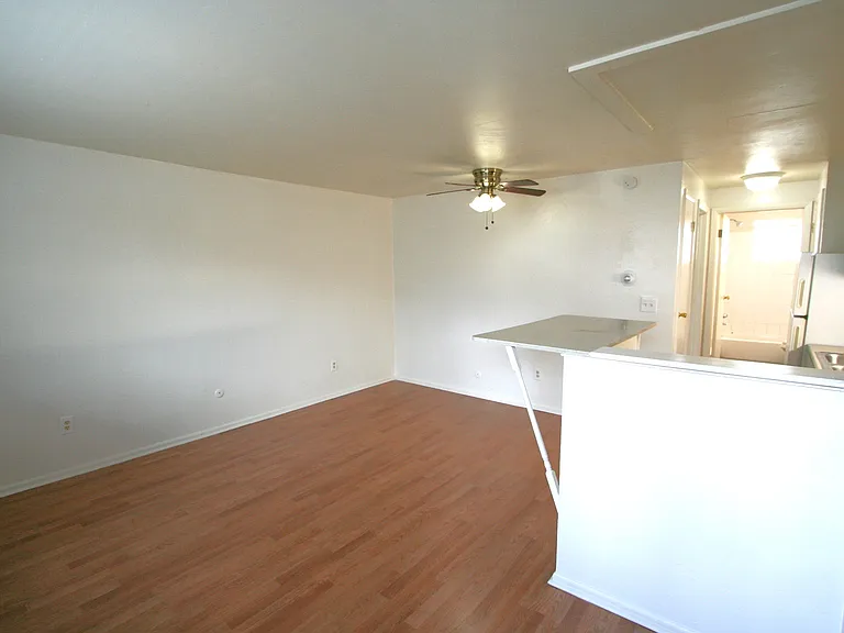 961 N Clarkson St #302 — Photo 3