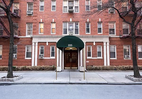 1st image of 225 E 47th St APT 6C