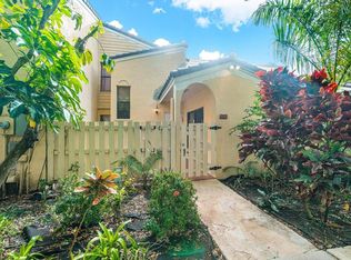 22384 Pineapple Walk Dr, Boca Raton, FL 33433