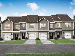 141 Hampstead Blvd, Falling Waters, WV 25419