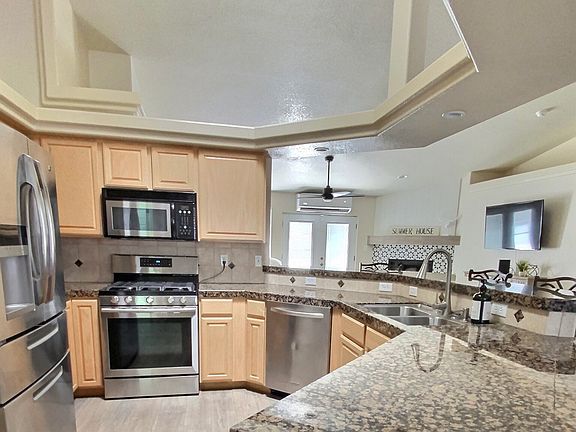 3rd image of 2730 Edgewood Dr
