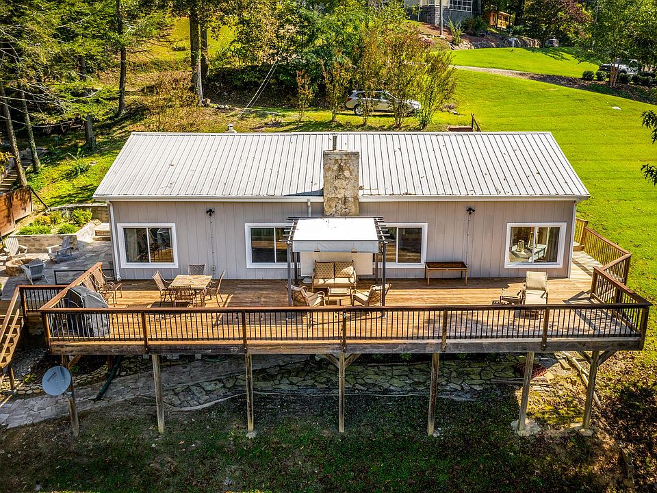 1st image of 325 Lakemont Dr