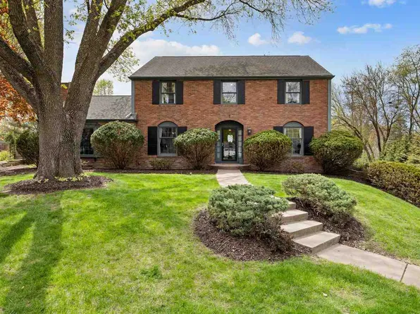 7 Glendale Ter, Iowa City, IA 52245