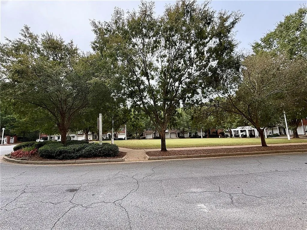 3 bed, 3.5 bath, 1824 sqft, $2,900 — Photo 2