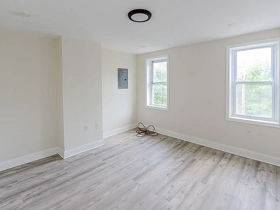 5th image of 2132 N Franklin St #1