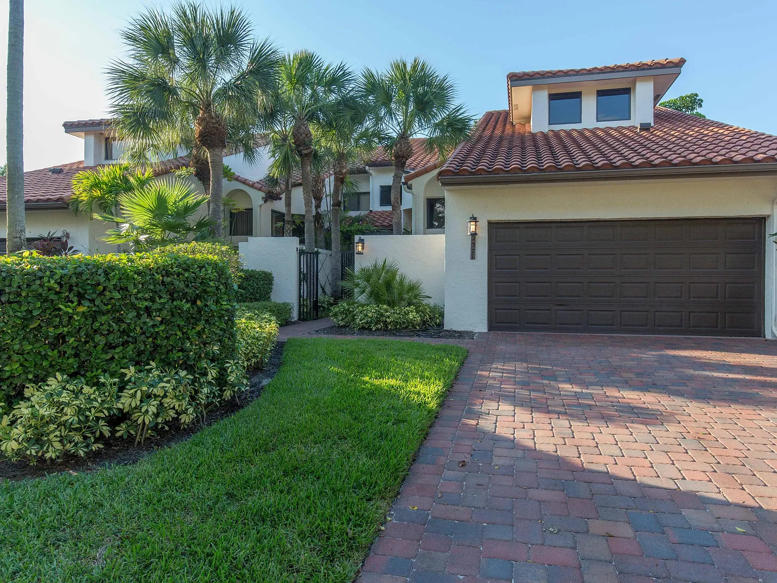 4 bed, 4.5 bath, 3167 sqft, $21,000 — Photo 1