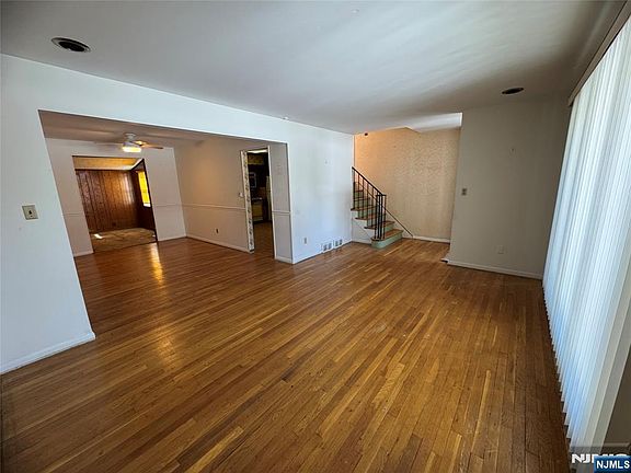 5th image of 35 18th Ave
