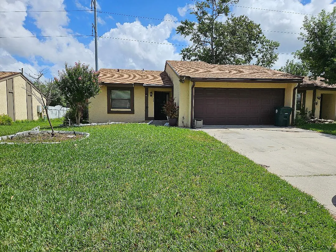 Deermoss Way E, Jacksonville — Photo 1