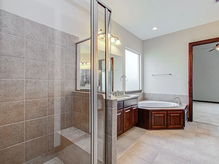 5711 Avon Landing Ln — Photo 15