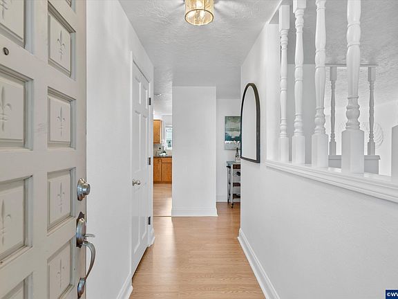 4th image of 3781 Joshua Ave NE
