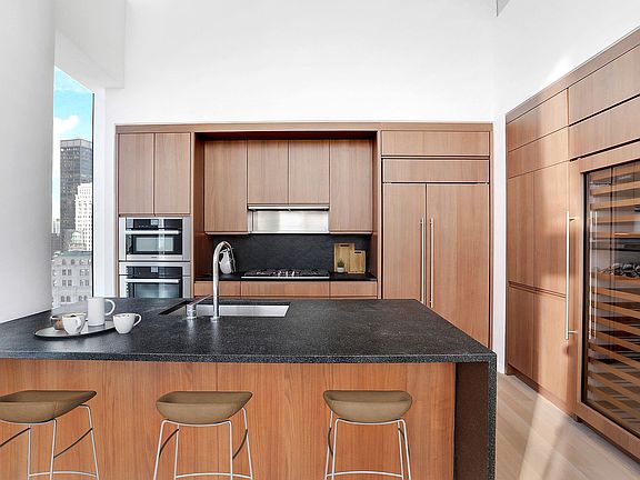 4th image of 50 West St APT 34D