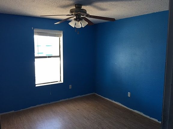 3rd image of 1203 E Pine Ave