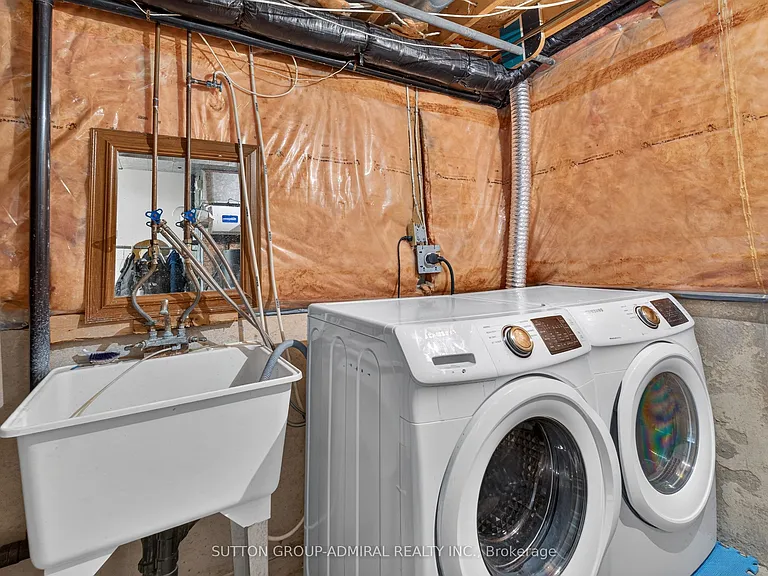 14 Mullis Cres — Photo 32