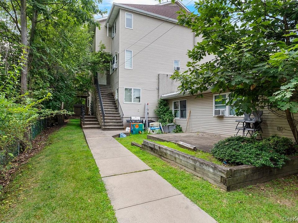 1st image of 141 Blauvelt Road #103