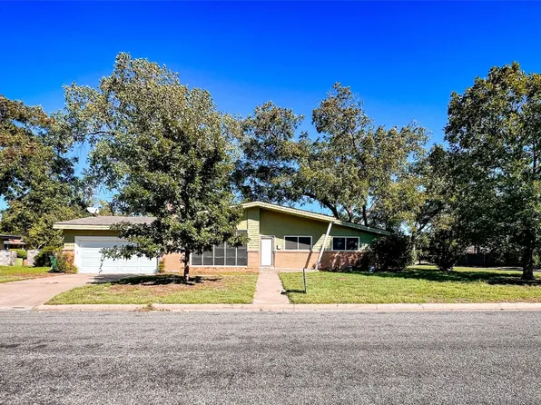 2111 N Woodland St, Stephenville, TX 76401