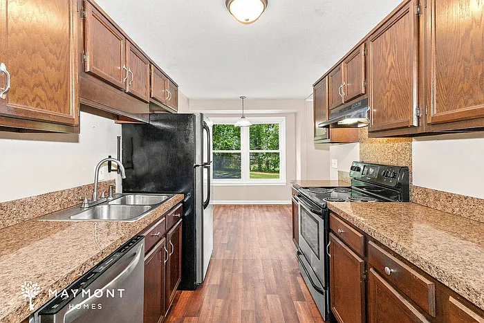 211 Kent Ct — Photo 8