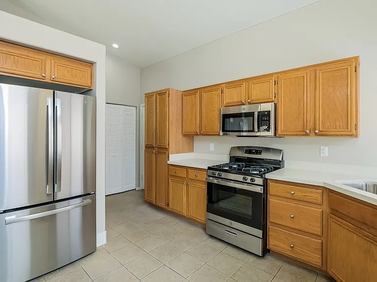 827 Golden Plata Ct — Photo 8