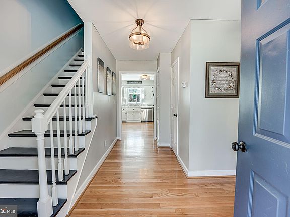 3rd image of 3241 Titanic Dr