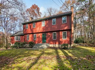 4 Sagamore Dr, Simsbury, CT 06070