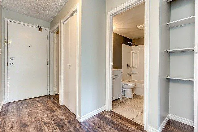 10514 92nd St NW #220 — Photo 10