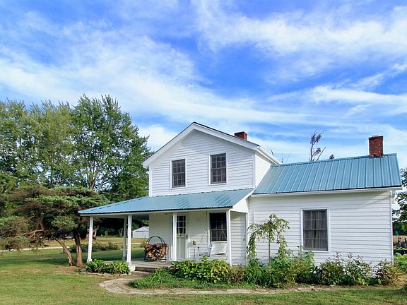 2nd image of 2217 Woodville Pike