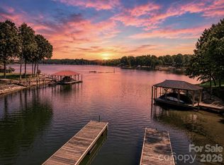 119 Shelter Cove Ln, Mooresville, NC 28117