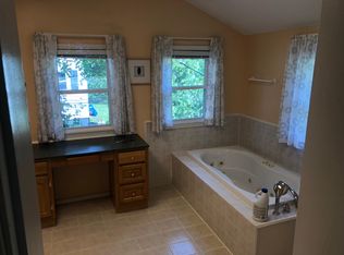 108 Lowry Ln, Bristol, TN 37620