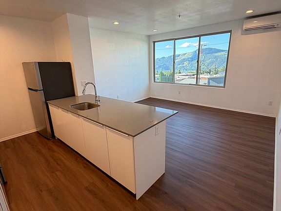 4th image of 117 N Main Ave #16