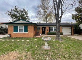 709 Oak Dr, Hurst, TX 76053