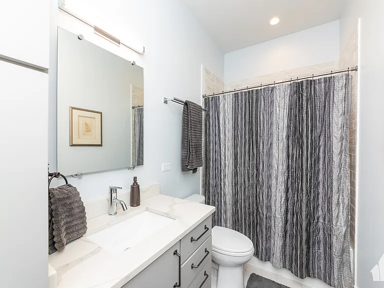 3049 N Clybourn Ave #1 — Photo 16
