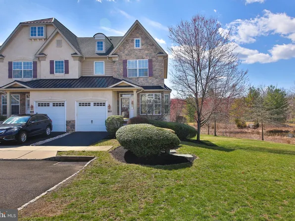 3270 Waterstone Ct #184, Furlong, PA 18925