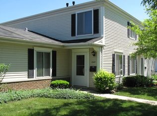 1507 Cove Dr, Prospect Heights, IL 60070