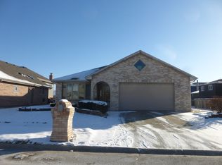 8227 S Luna Ave, Burbank, IL