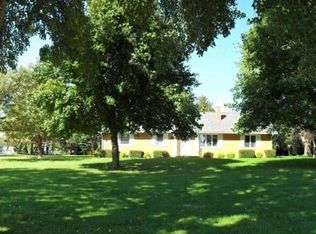 1441 E Shaulis Rd, Waterloo, IA 50701