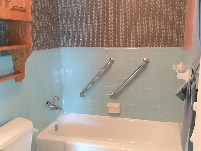 3 bed, 2200 sqft, $1,500 — Photo 4