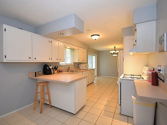 3rd image of 50957 Glick Dr