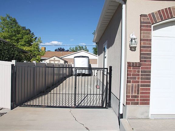 2nd image of 4501 S Maple Meadows Dr