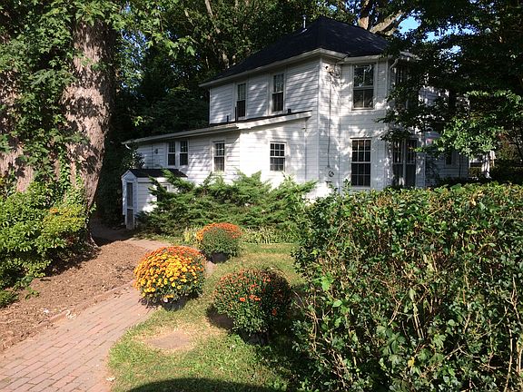 RareMidCenturyRemldedCottage