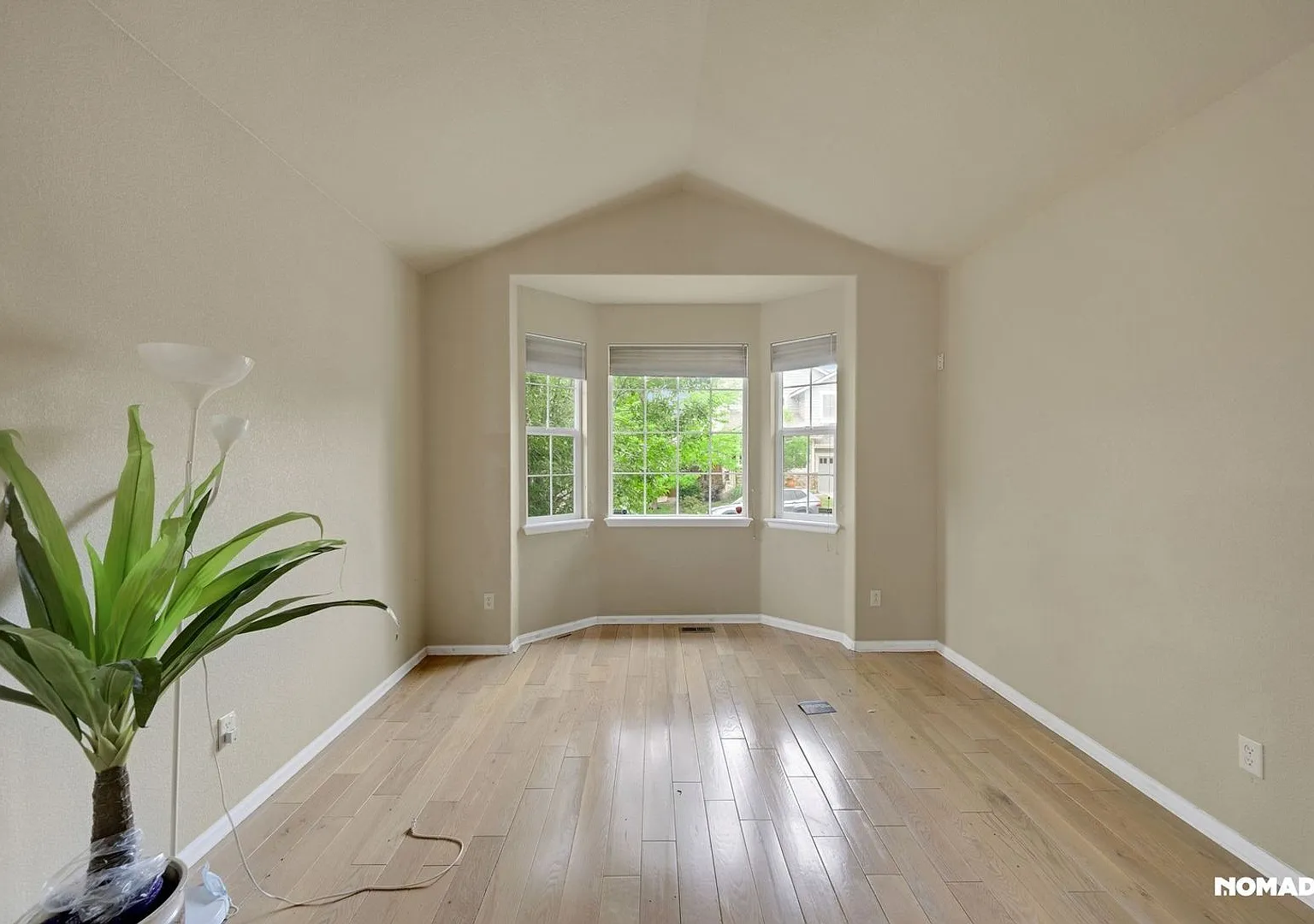 Spacious 4BR House in Aurora — Photo 2