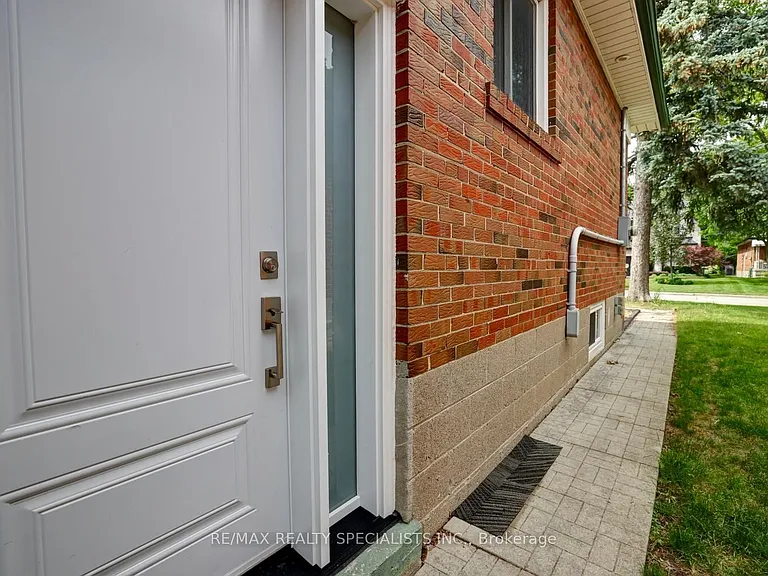 43 Firwood Cres — Photo 18